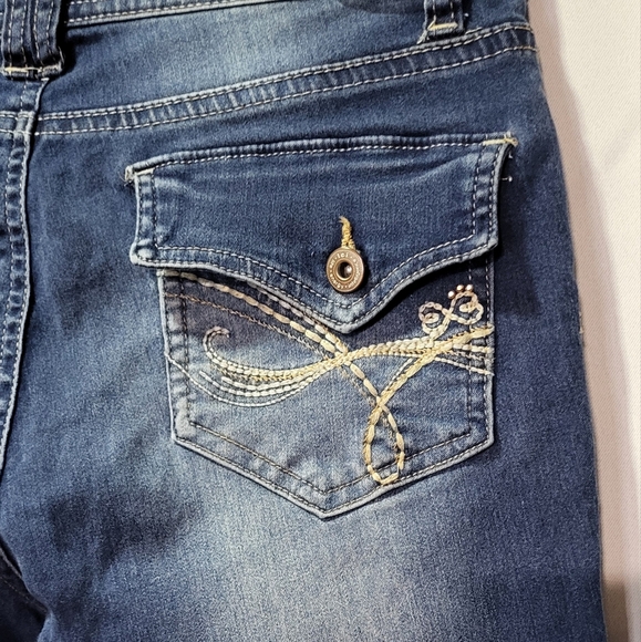 Lei Girls Medium Wash Alexa Low Rise Slim Fit Bootcut Jeans Size 16- EUC 🐈 - Picture 9 of 11
